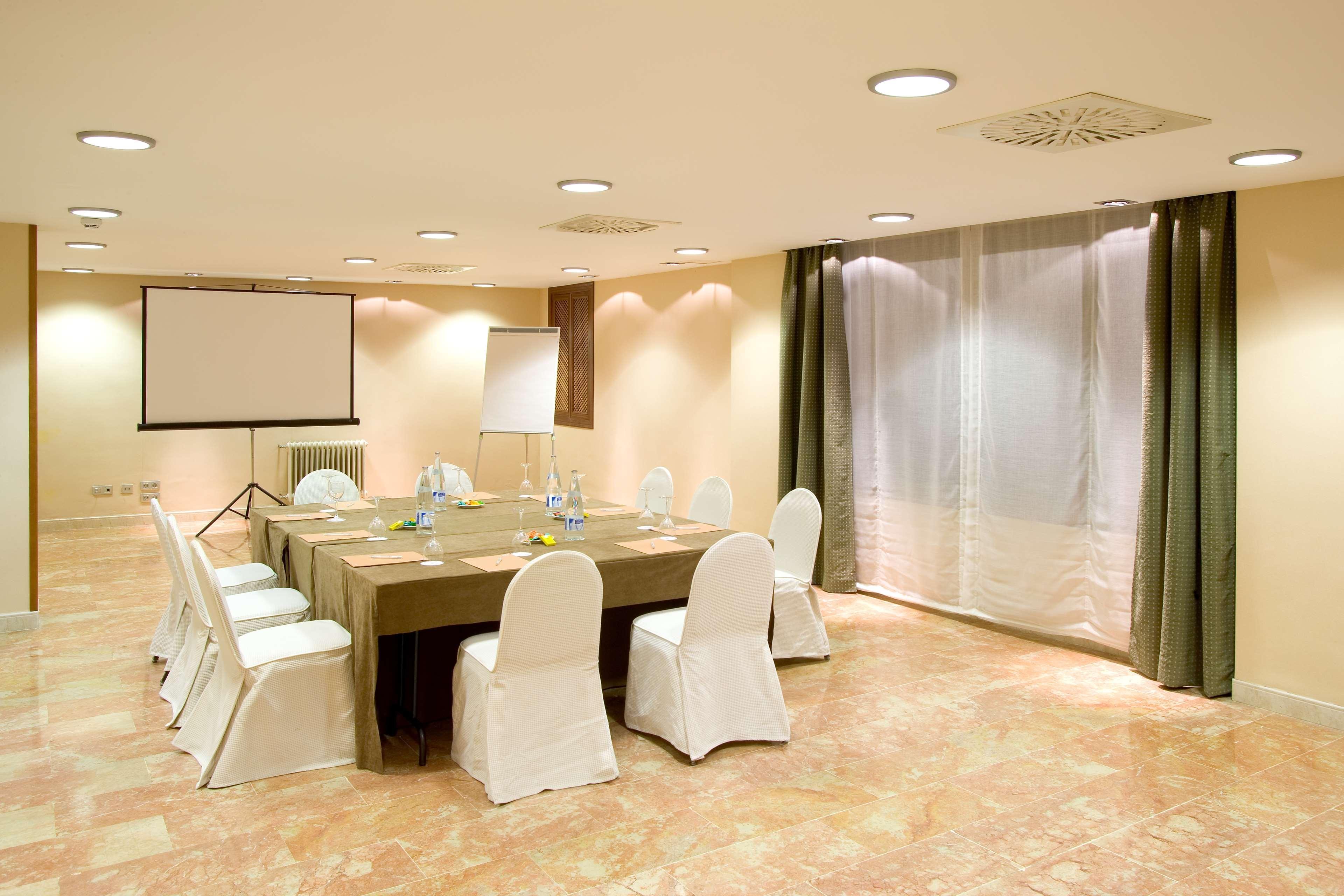 Nh Cordoba Califa Hotel Luaran gambar