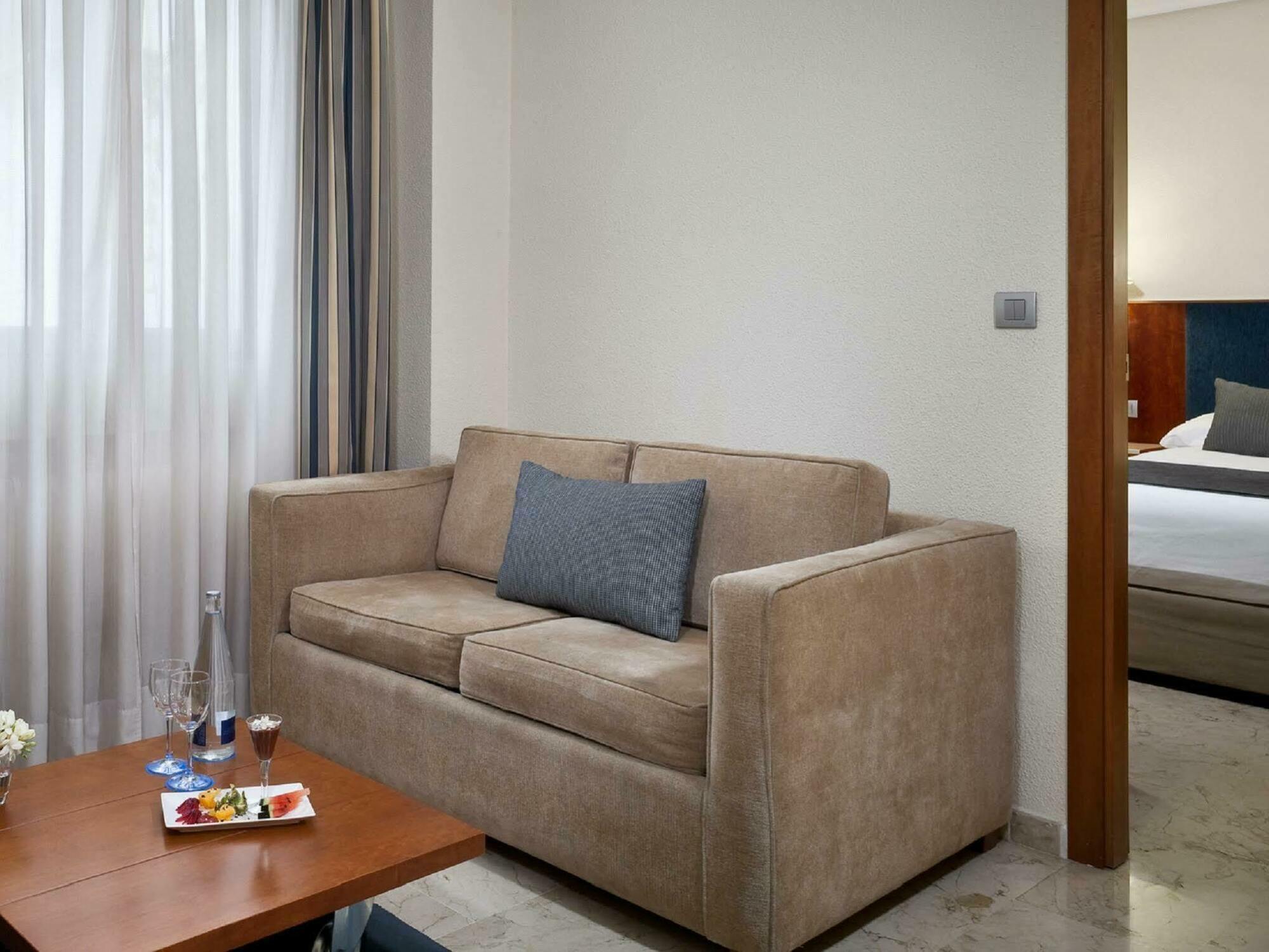Nh Cordoba Califa Hotel Luaran gambar